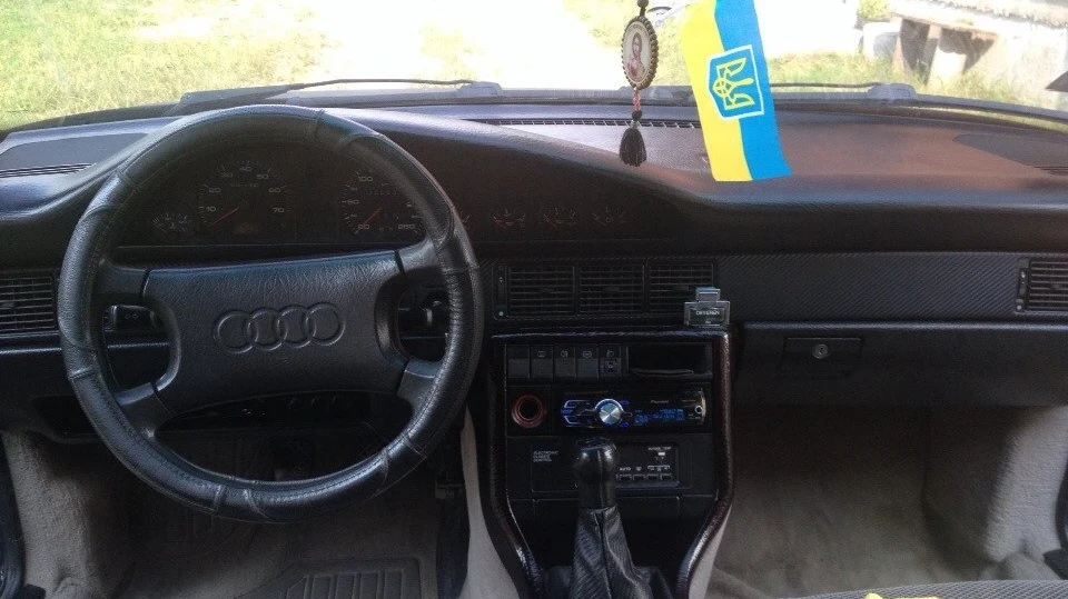 Audi 100 2.3 Е 4