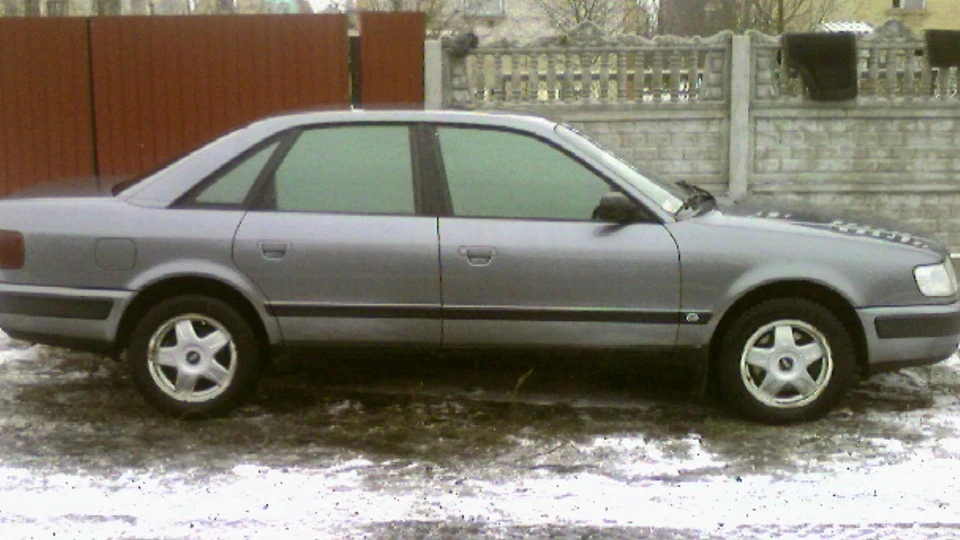 Audi 100 2,6 МКПП 2