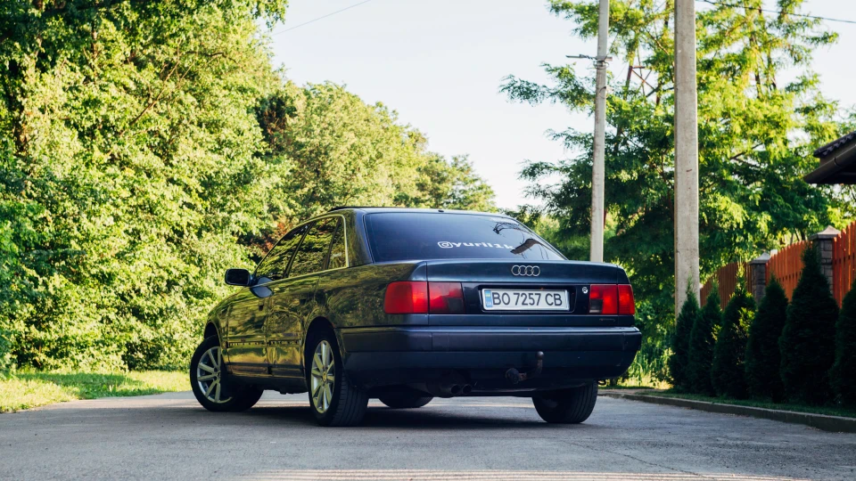 Audi 100 2.8 атмо лайнер.
