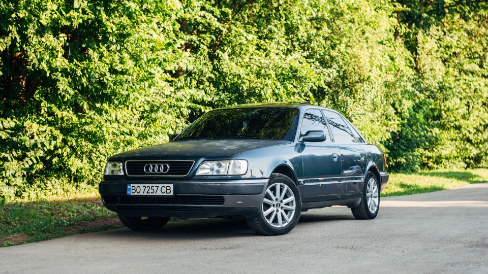 Audi 100 2.8 атмо лайнер. 2