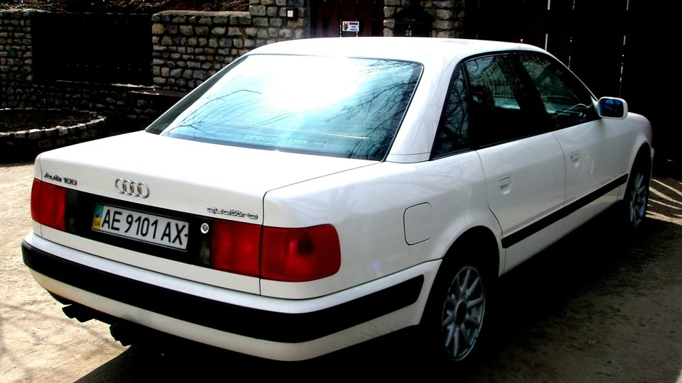 Audi 100 2.8 quattro автомат 4