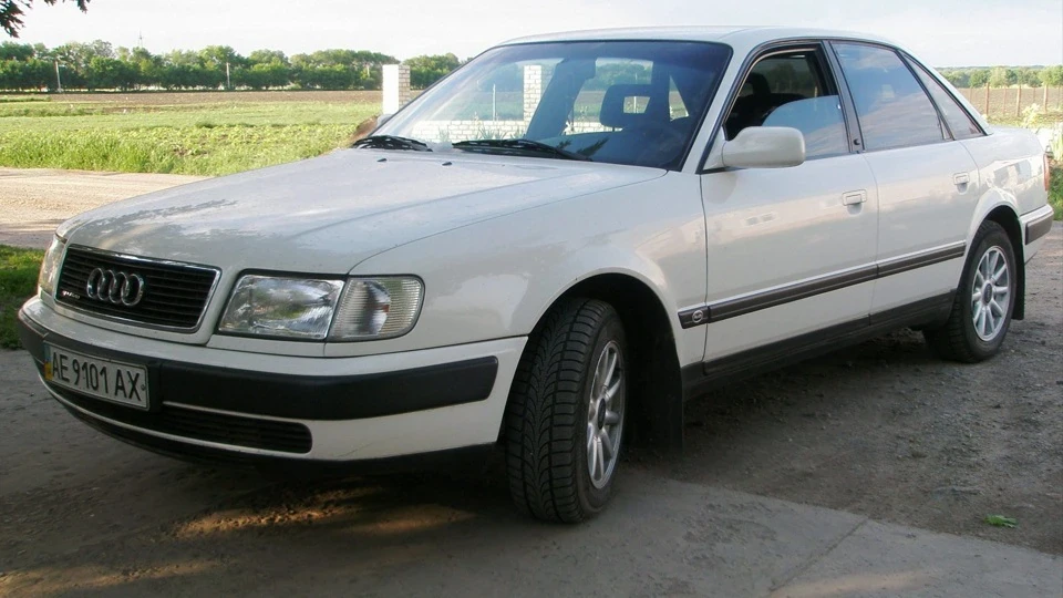 Audi 100 2.8 quattro автомат 5