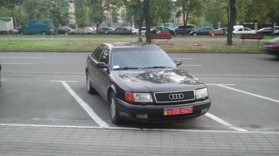 Audi 100 2,8 Quattro 3