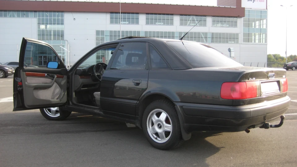 Audi 100 2.8