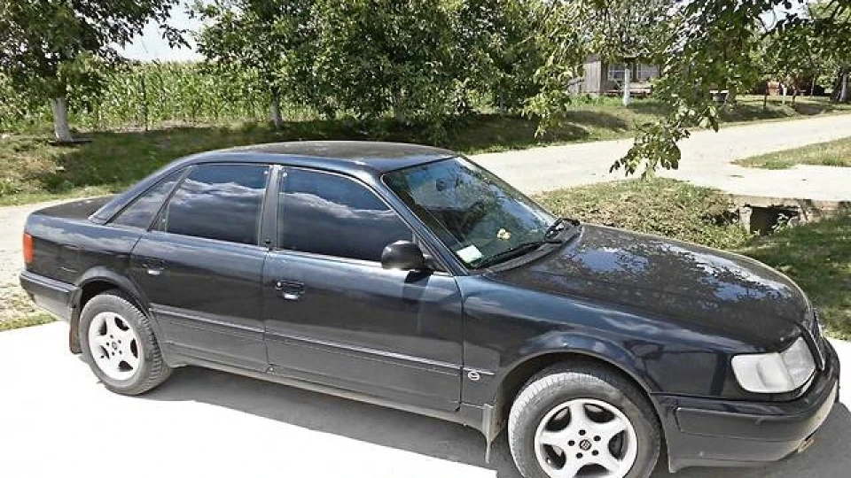 Audi 100 (4A, C4) 2.6 V6 3