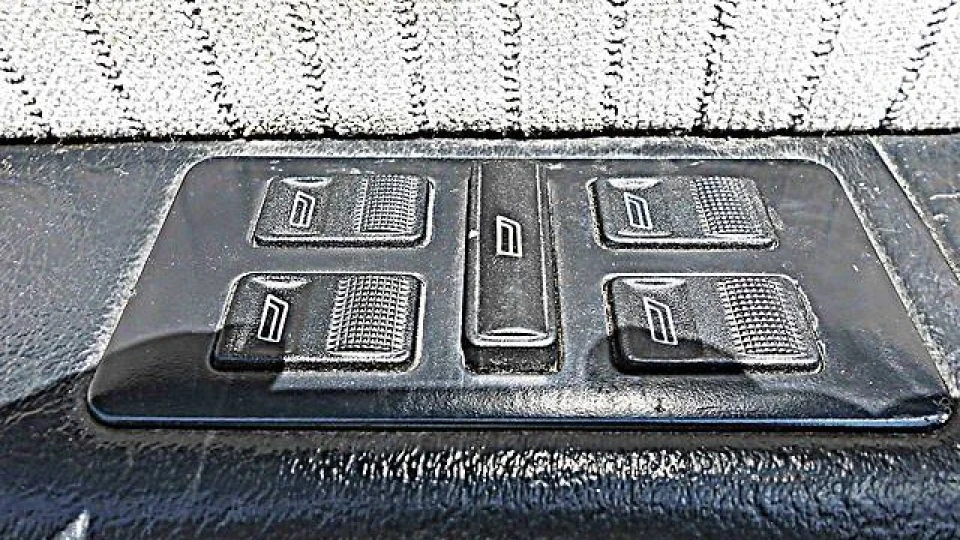 Audi 100 (4A, C4) 2.6 V6 4