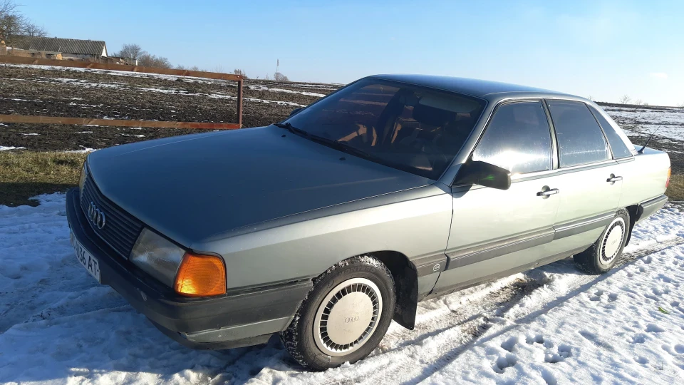 Audi 100 alte Dame 1.9TD 4