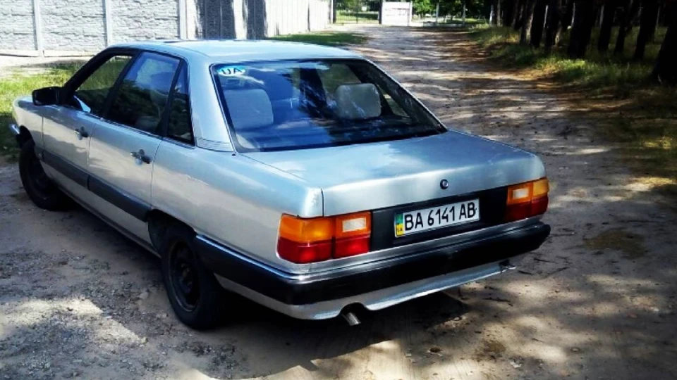 Audi 100 Авдотья 2.2 2