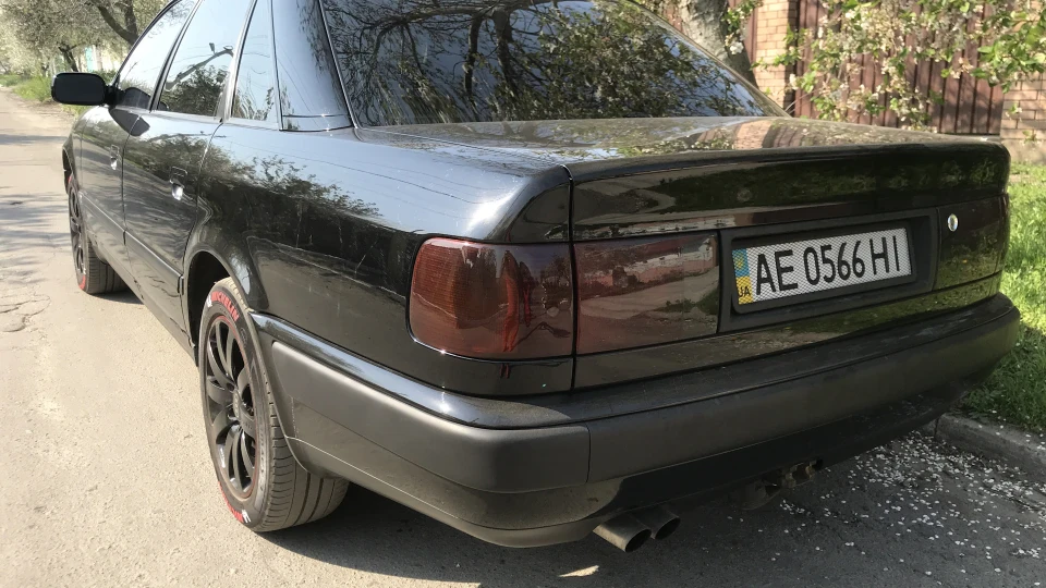 Audi 100 Black 4