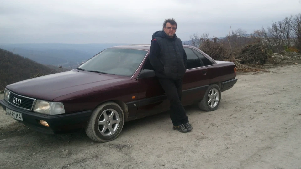 Audi 100 велика красива машина 4