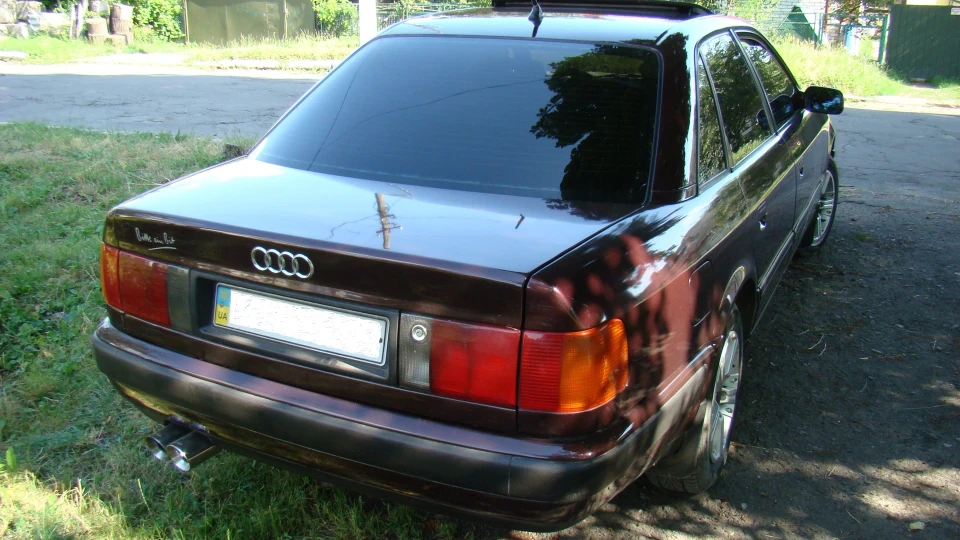 Audi 100 бордовий металік