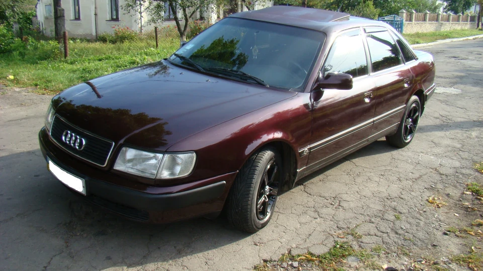 Audi 100 бордовий металік 3