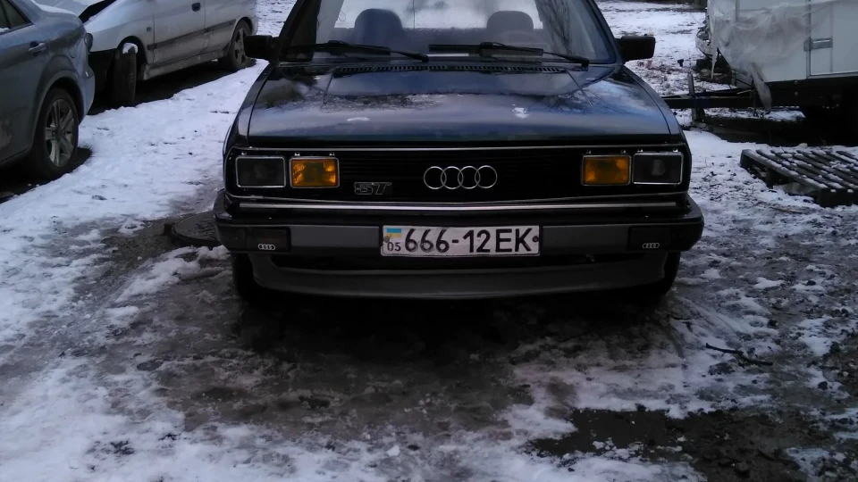 Audi 100 C2 3