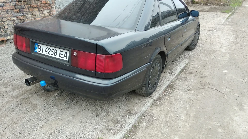 Audi 100 Frau 2
