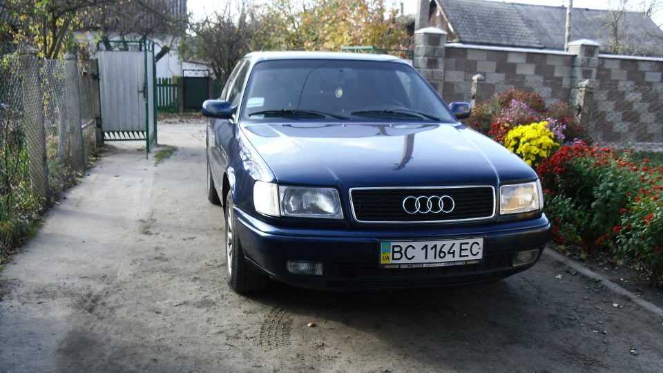 Audi 100 Frau 3