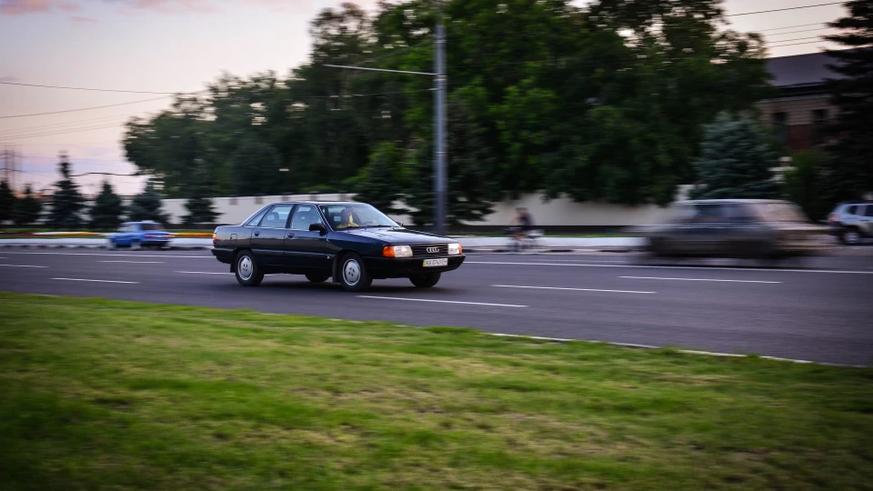 Audi 100 Gewaltigkeit 2.3 дідусь 2