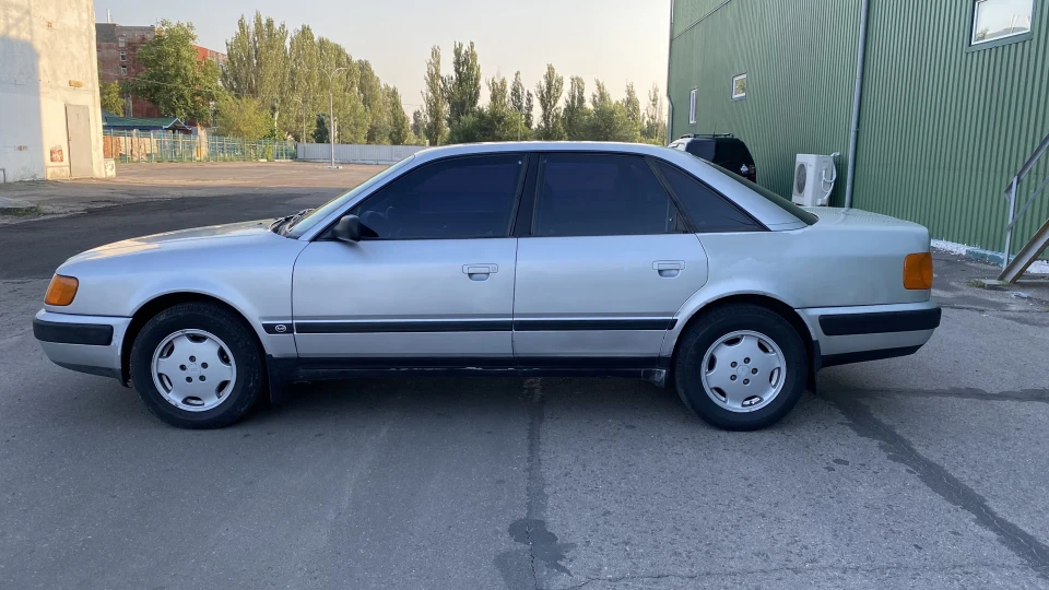 Audi 100 Invent Jetronic 4