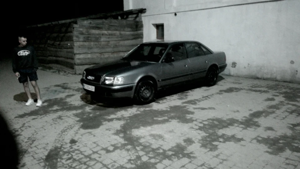 Audi 100 iZi 2