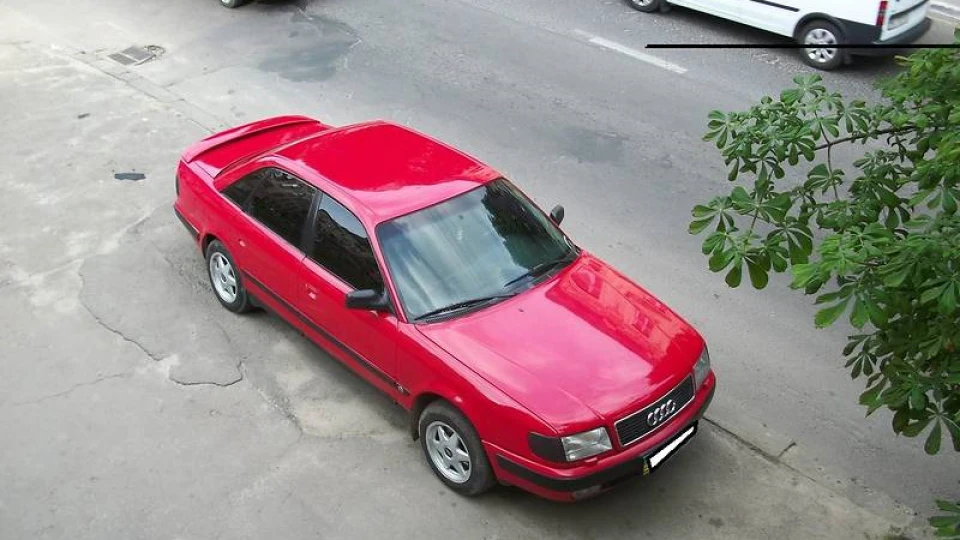Audi 100 Червоний Монстр 2,6 2