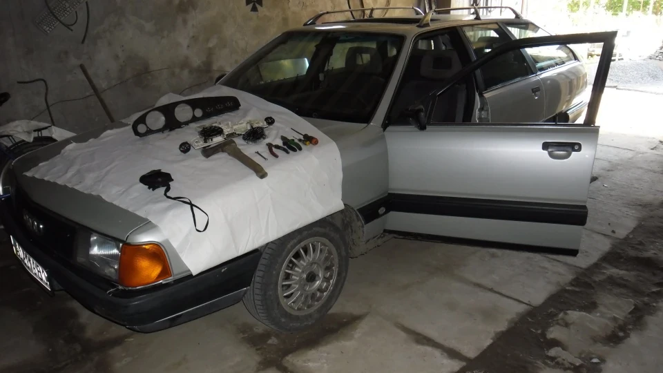 Audi 100 quattro 4