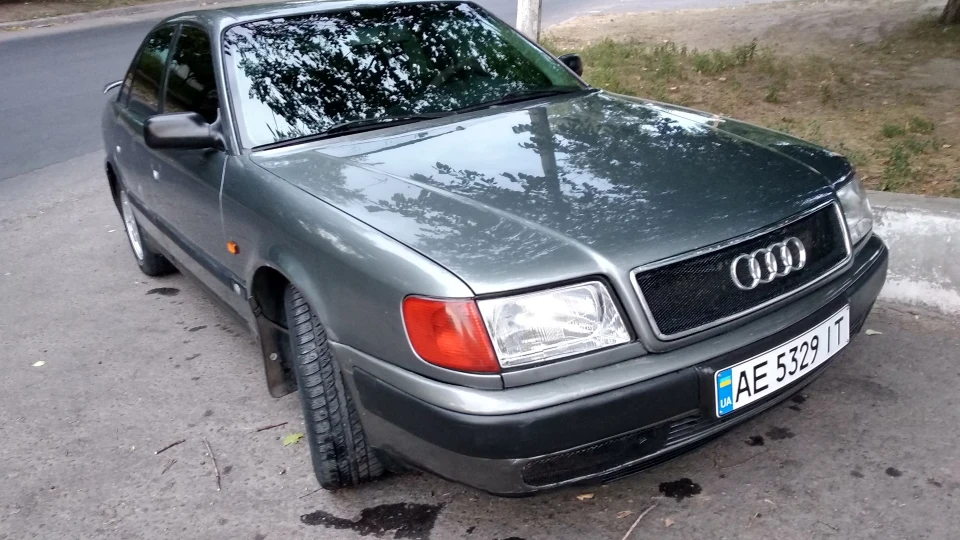 Audi 100 С4, 2.3E, мокрий асфальт 3