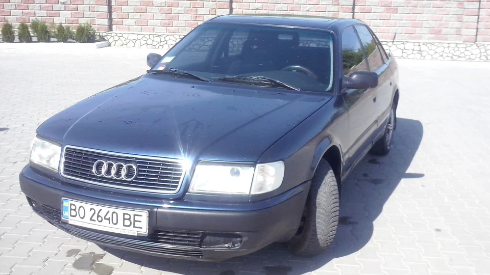 Audi 100 Синій Бик 2
