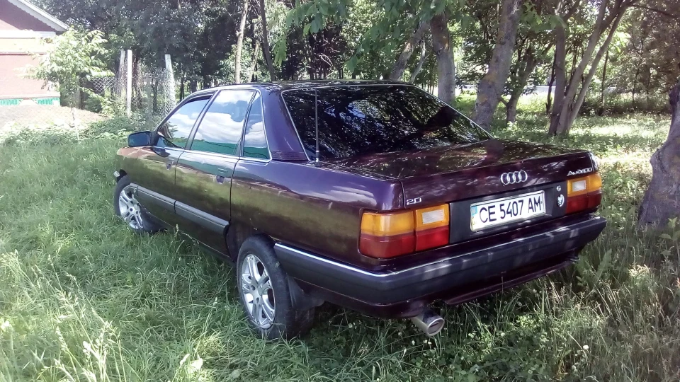 Audi 100 стигла вишня 3