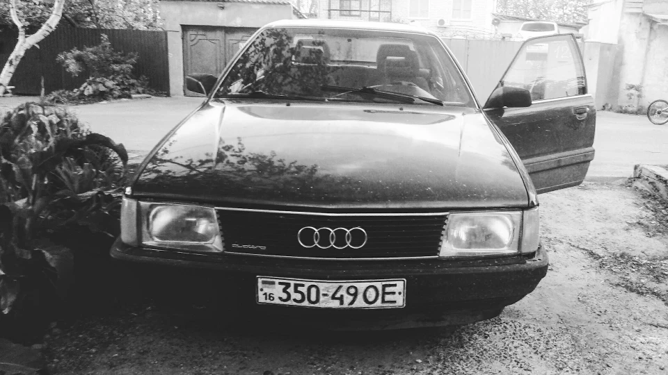 Audi 100 sport 2