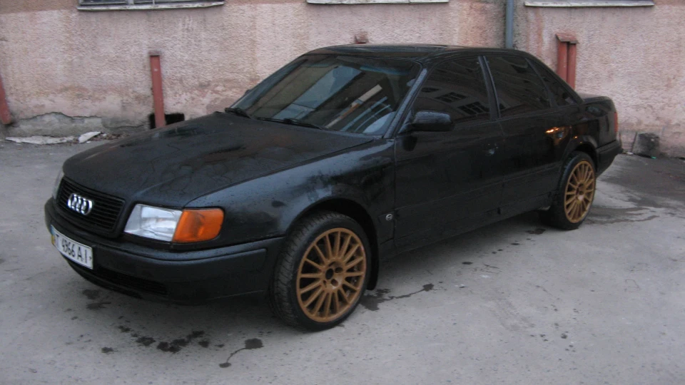 Audi 100 старенький бізнес-клас) 5