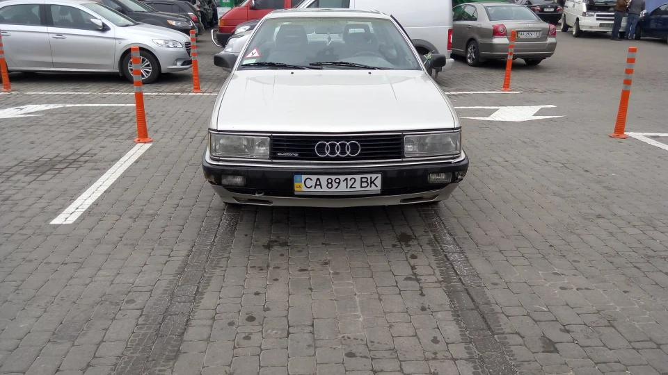 Audi 200 2