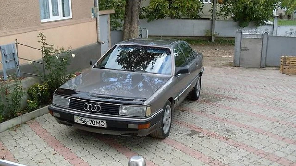 Audi 200 2.2 бтр