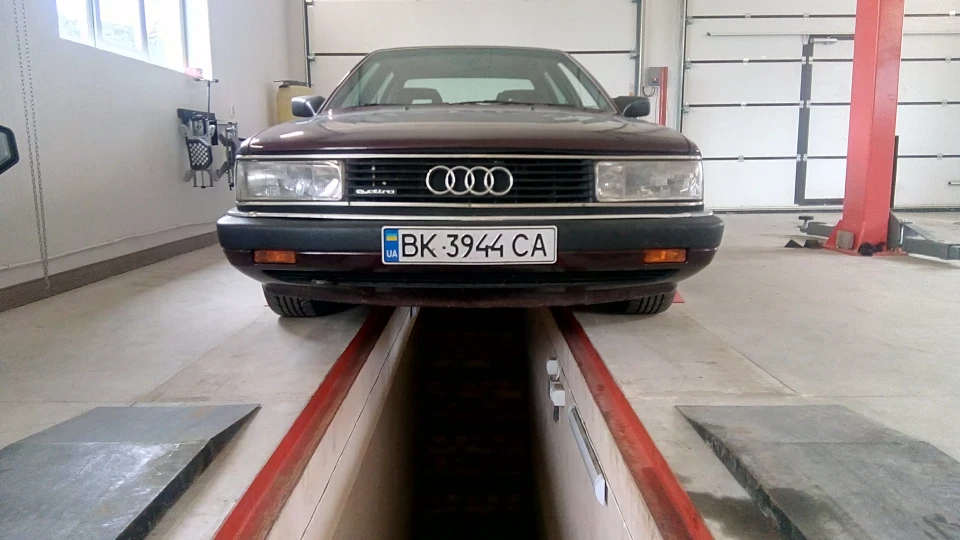 Audi 200 Гранат