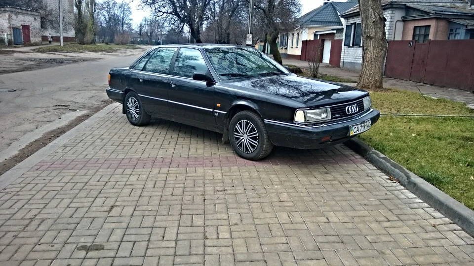 Audi 200 PITCH_BLACK 3