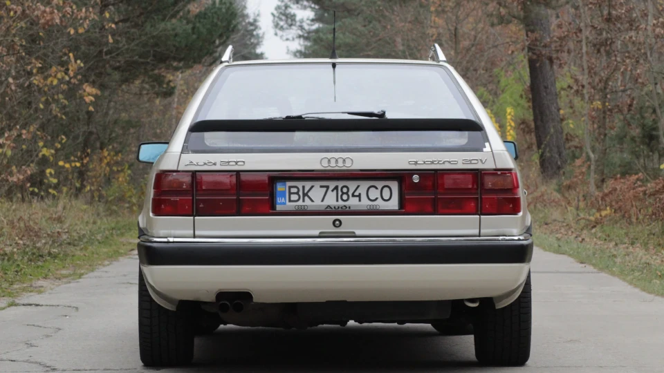 Audi 200 Сімейний сарай
