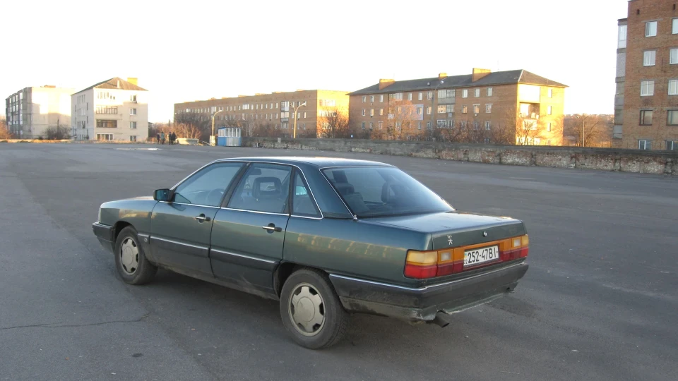 Audi 200 Старий Turbo чемодан* 2
