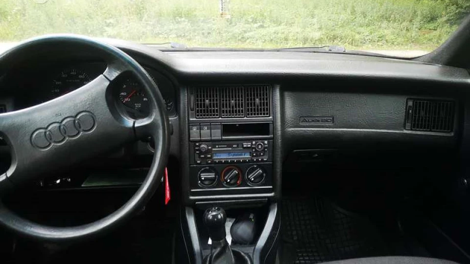 Audi 80 1.6 карб. 3