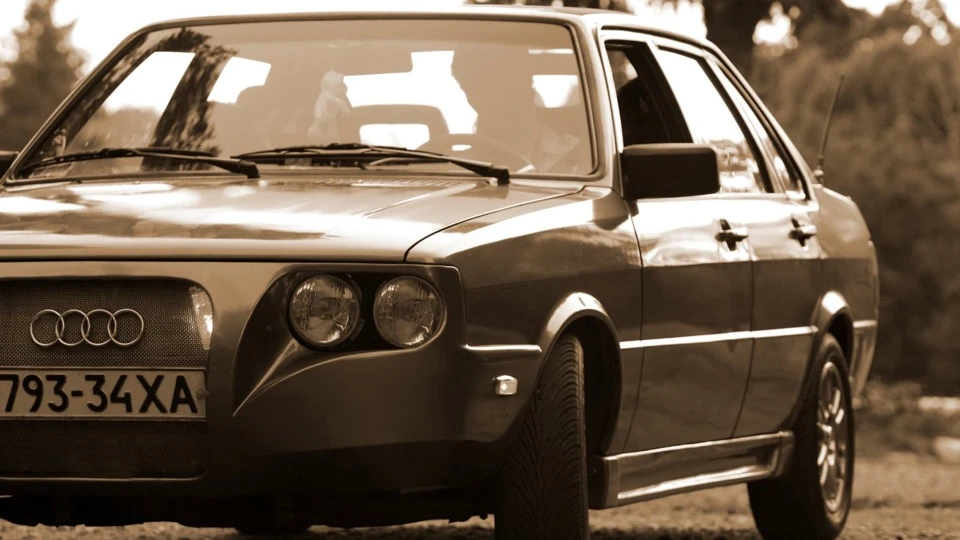 Audi 80 1,8 DS Iron chuck) 4