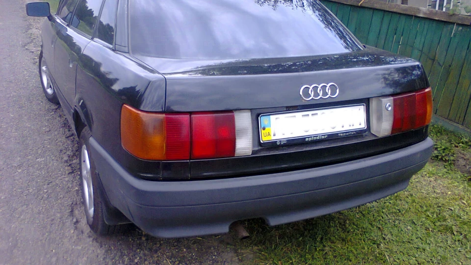Audi 80 1.8 карб 3