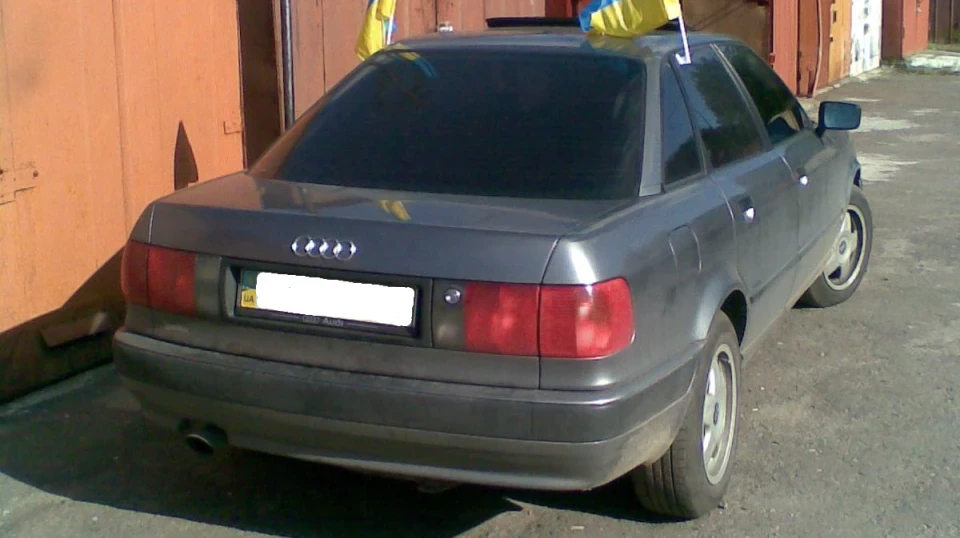 Audi 80 2.0 автомат 2