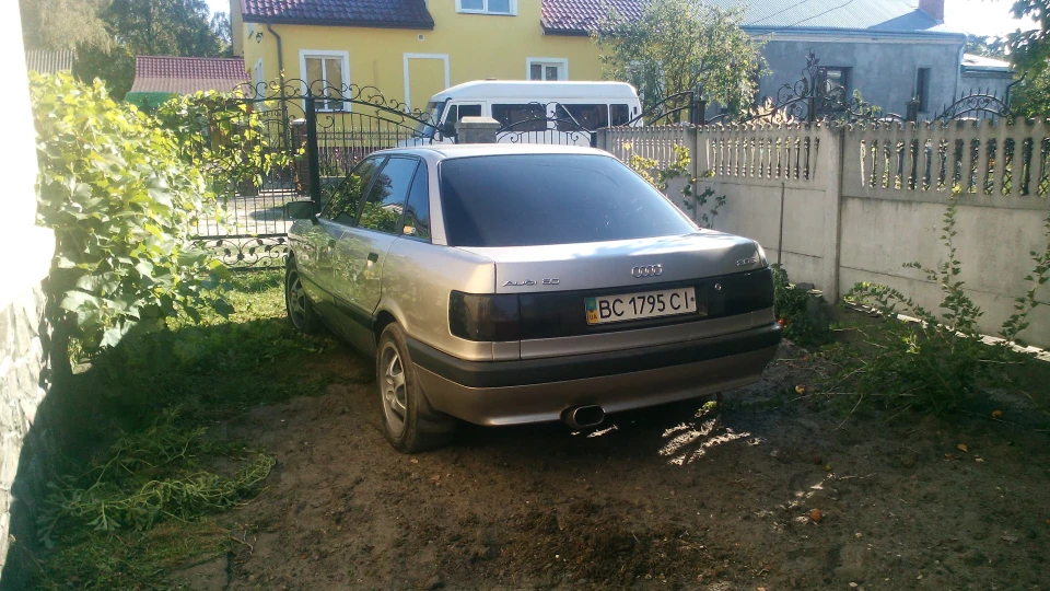 Audi 80 2.0 бензин 2