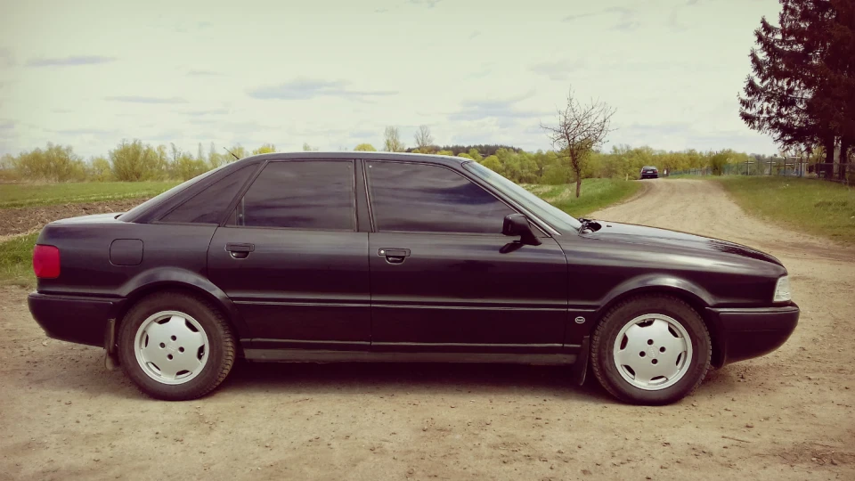 Audi 80 2.0E mono 4