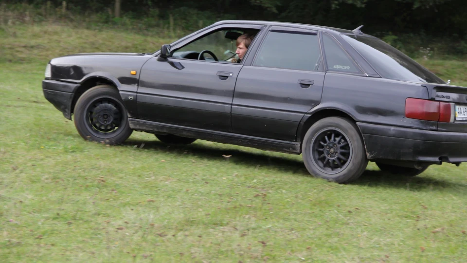 Audi 80 2.0Е.ιllιlιАудюша.ιllιl 4