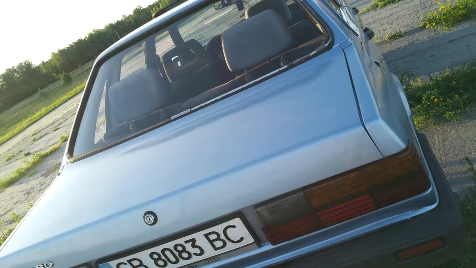 Audi 80 2,2 карб 2