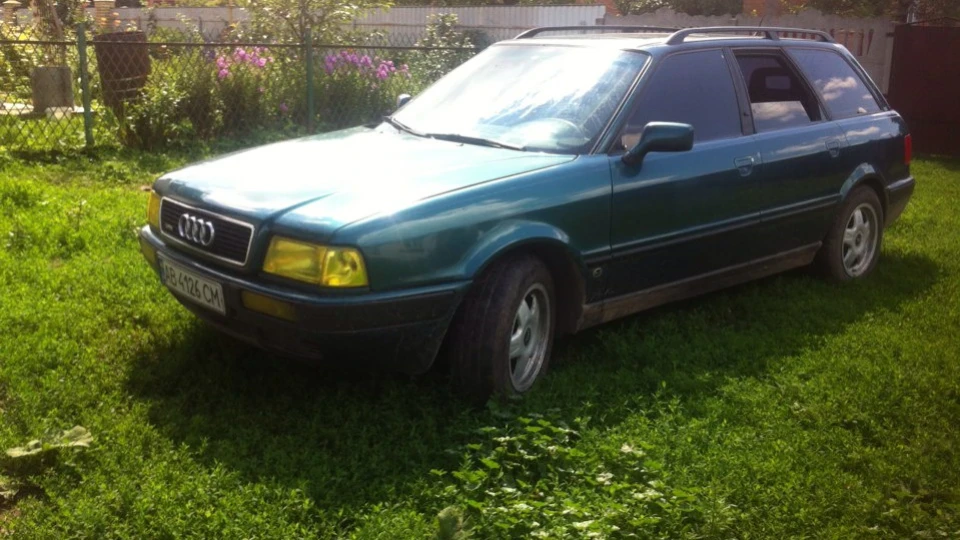 Audi 80 2.6 Мала) 2