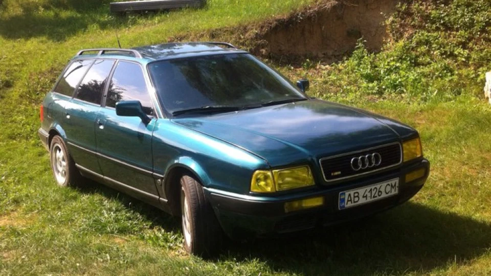 Audi 80 2.6 Мала) 4