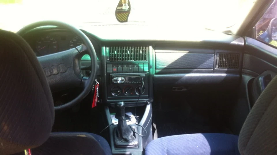 Audi 80 2.6 Мала) 5