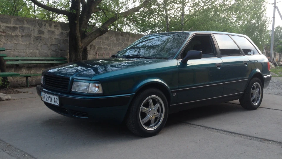 Audi 80 AVANT 2.3 133 л.с