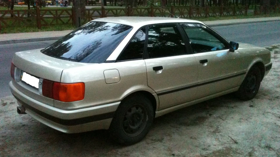 Audi 80 Б34 Сонячна 4