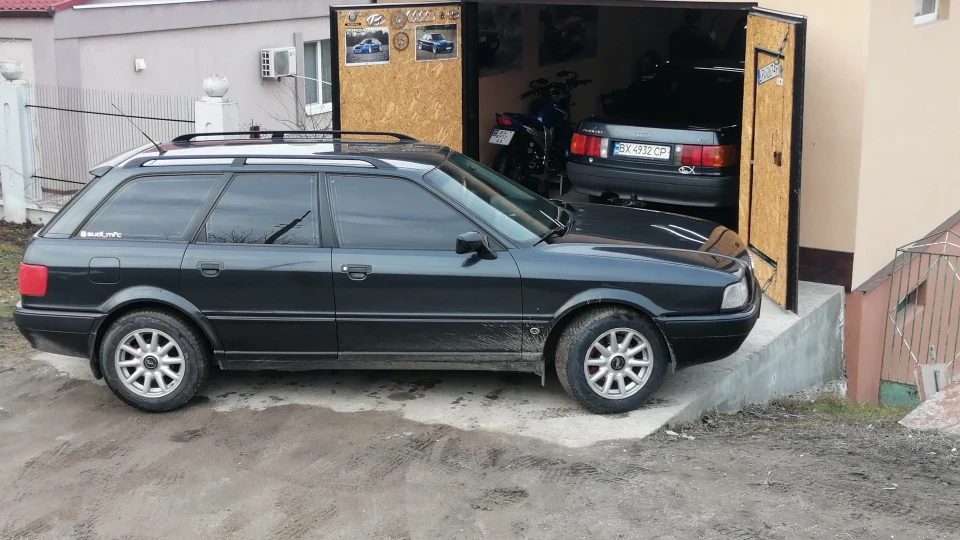 B4 Black Avant 2
