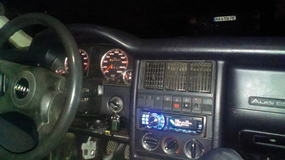Audi 80 Білий Ракет 2